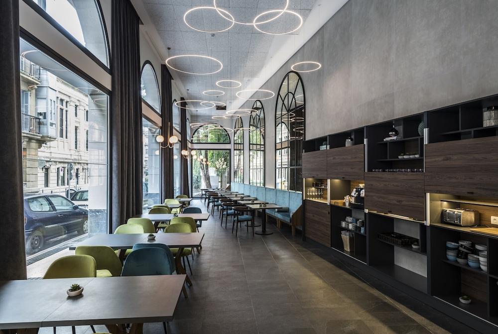Intelier Victoria Hotel Сан Себастиан Екстериор снимка